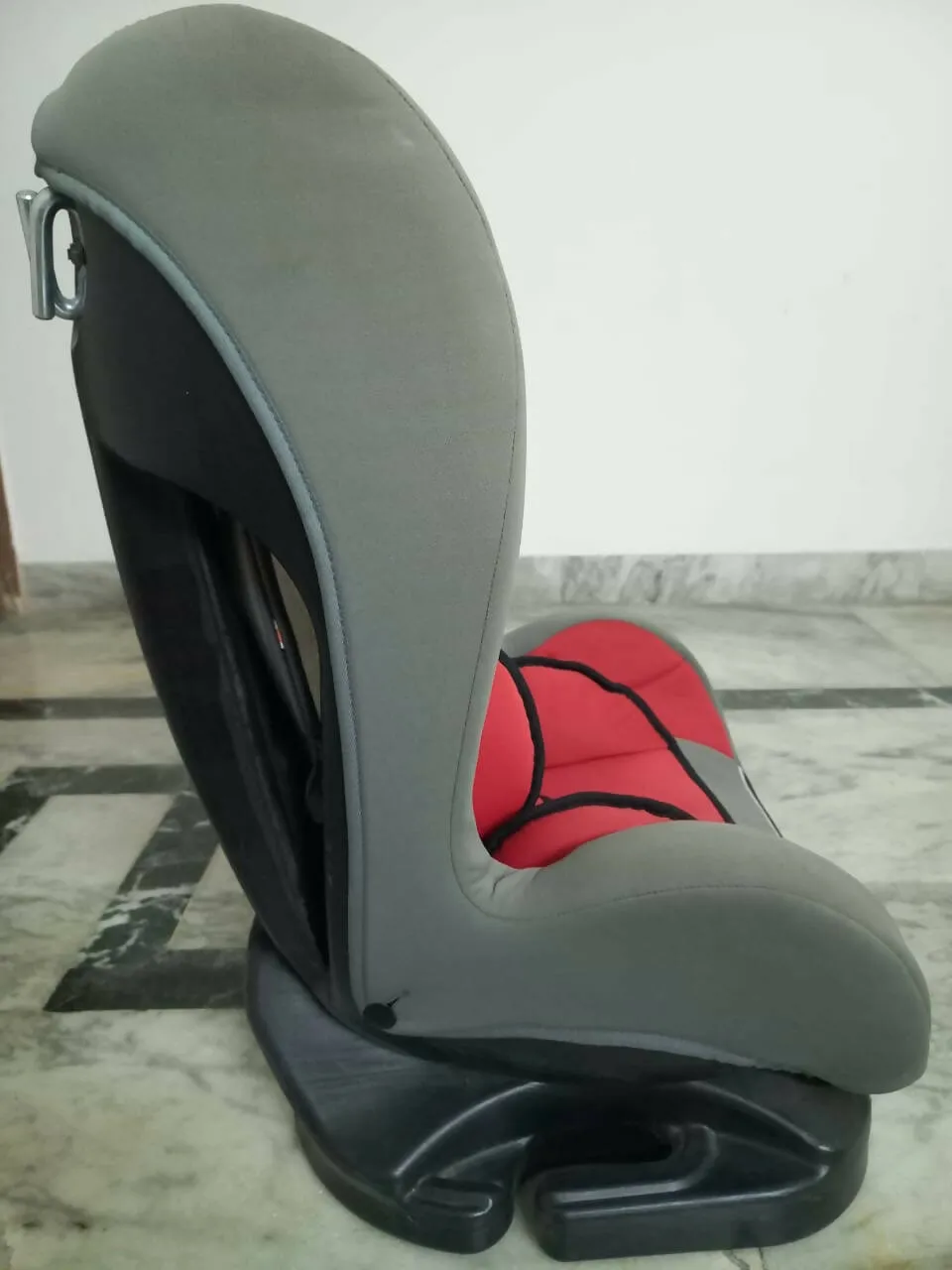 BABYHUG Cruise Car Seat