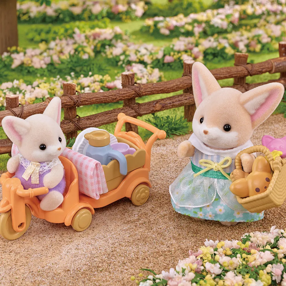 Calico Critters Sunny Picnic Set Fennec Fox